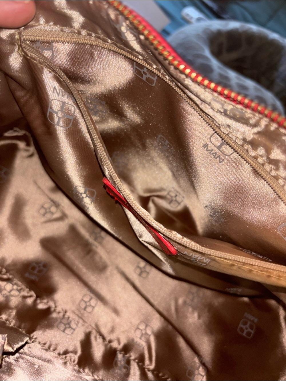 IMAN Red and White Patterned Shoulder Satchel - Picture 13 of 16